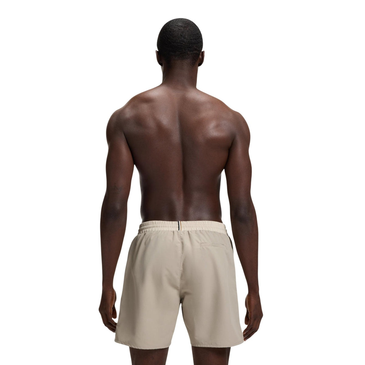 Short de bain Boss homme beige vue de dos — coupe droite et poches arrières