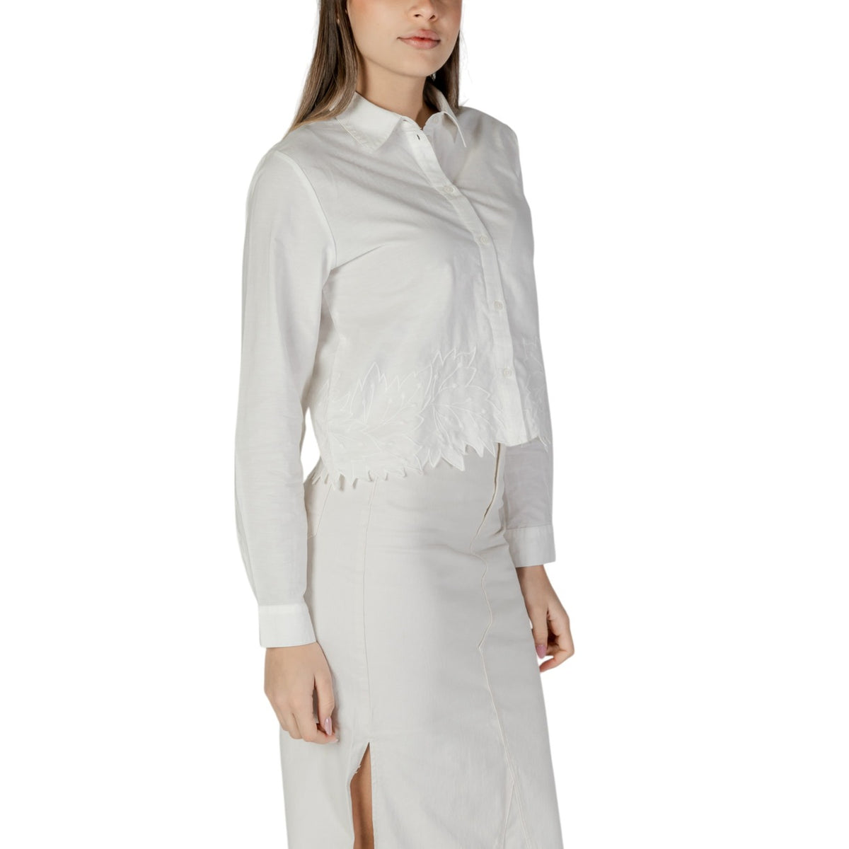Image 3 : Look chemise blanche femme Jacqueline De Yong style élégant intemporel — delvale