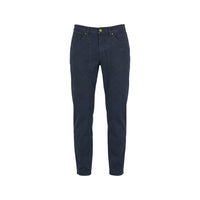 Image 5 : Pantalon chino slim Jeckerson homme porté en tenue casual avec baskets blanches, vue trois quarts — Delvale