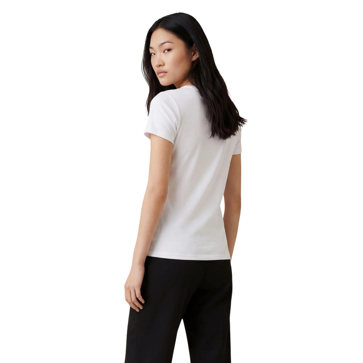 Image 3 : T-shirt blanc Armani Exchange femme col V détail impression subtile — delvale