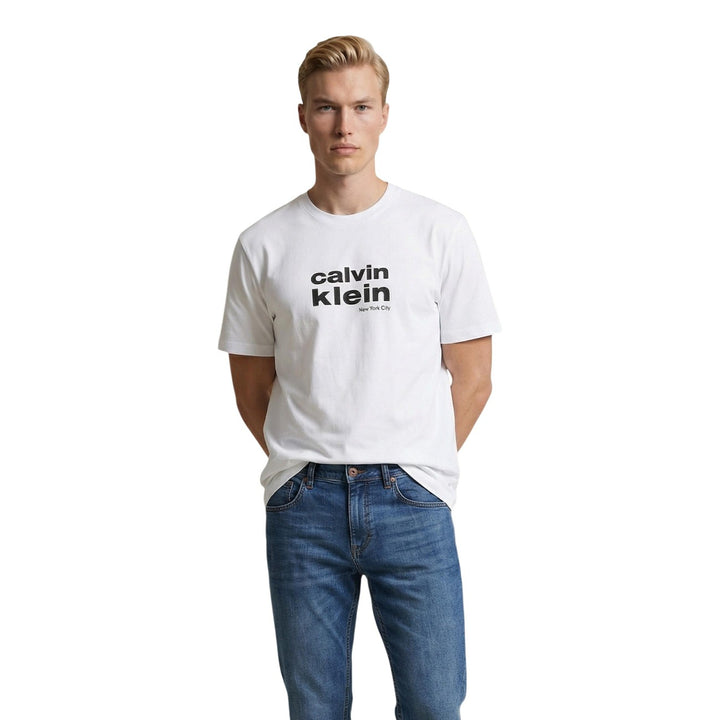 Image 1 : T-shirt homme Calvin Klein Jeans blanc col rond imprimé logo, vue de face — delvale
