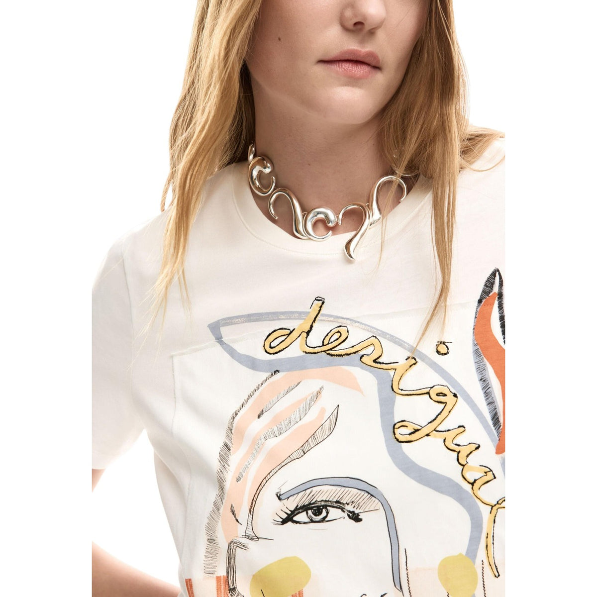 Image 3 : Vue d'ensemble du t-shirt Desigual blanc femme, coupe décontractée — delvale