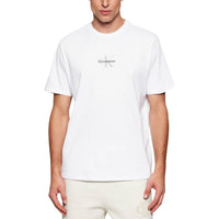Image 6 : T-shirt Calvin Klein Jeans homme blanc porté look décontracté — Delvale