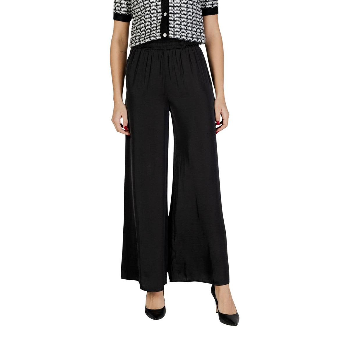 Image 4 : Détail poches frontales pantalon femme vert Morgan De Toi — delvale