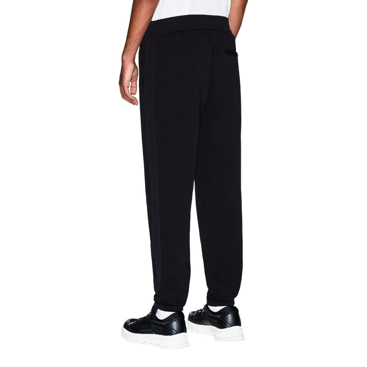 Image 2 : Détail fermeture lacets du pantalon noir Armani Exchange homme — Delvale