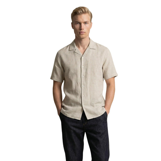 Image 1 : Chemise homme Gianni Lupo beige en lin col V manches courtes, vue de face — delvale