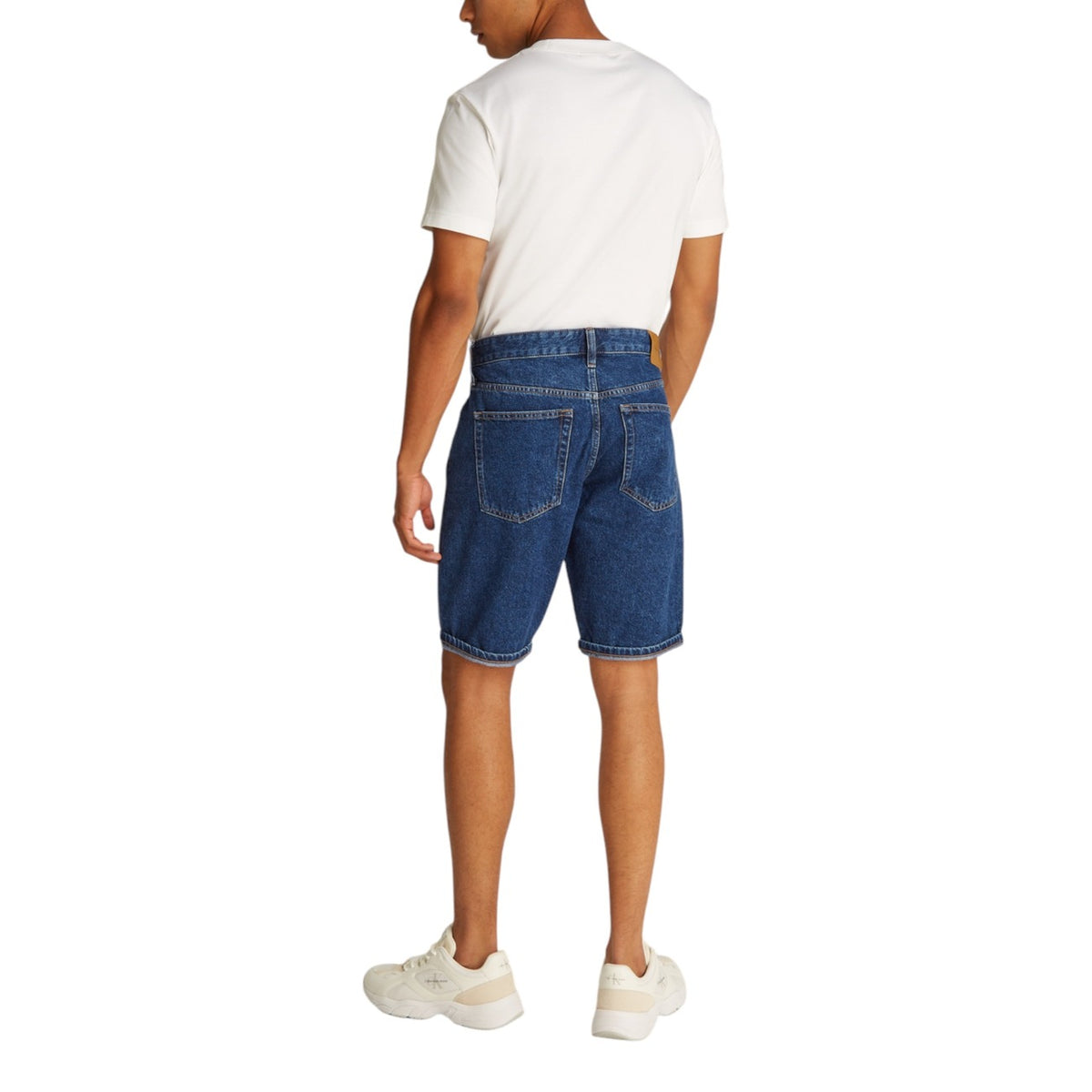 Image 2 : Détail poches et coupe moderne bermuda Calvin Klein Jeans homme — Delvale