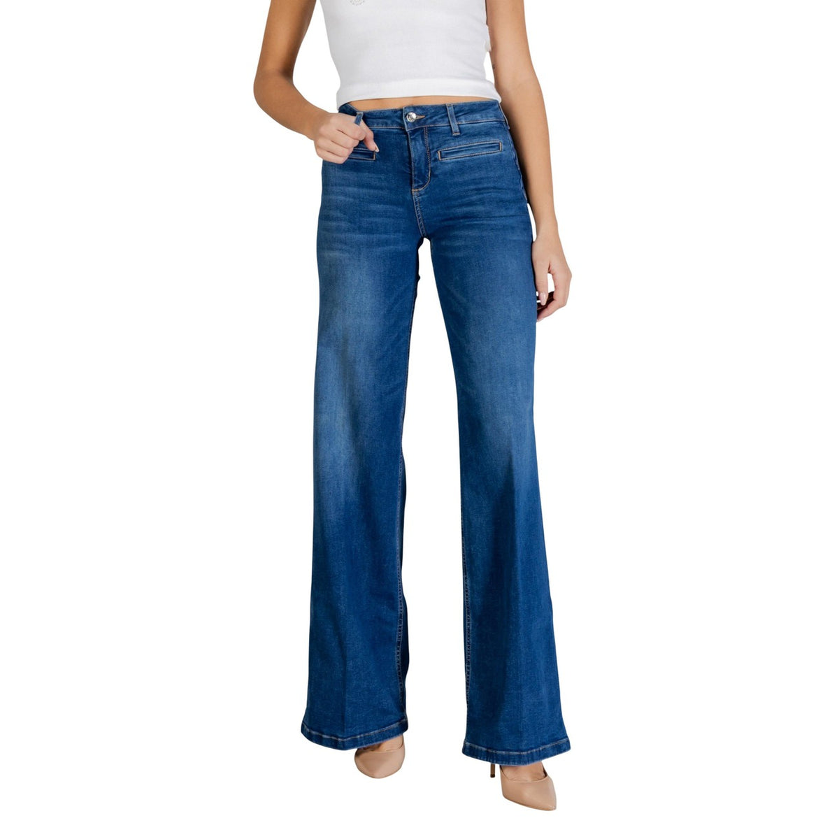 Image 1 : Jean bootcut femme Liu Jo en denim bleu délavé, vue de face coupe évasée taille basse — Delvale