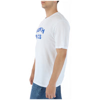 Image 3 : Détail du logo North Sails imprimé en bleu royal sur le devant du t-shirt blanc homme — Delvale