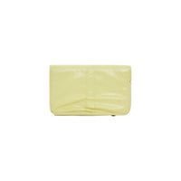 Image 3 : Portefeuille femme Desigual jaune, vue d'ensemble montrant les dimensions compactes — Delvale