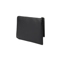Image 2 : Calvin Klein pochette cuir noir minimaliste avec signature métal discrète pour homme — Delvale