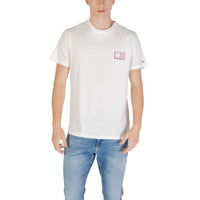 Image 4 : T-shirt Tommy Hilfiger Jeans homme bleu porté, style décontracté — Delvale