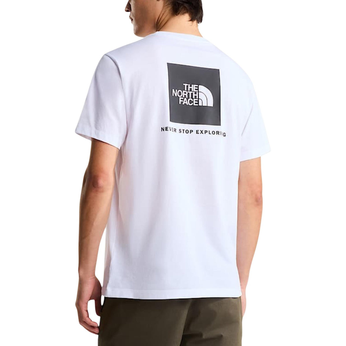 Image 2 : Vue de face du t-shirt The North Face homme blanc, coupe décontractée manches courtes, logo signature visible — Delvale