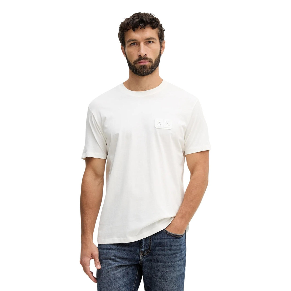 Image 4 : T-shirt Armani Exchange noir porté, style décontracté élégant — Delvale