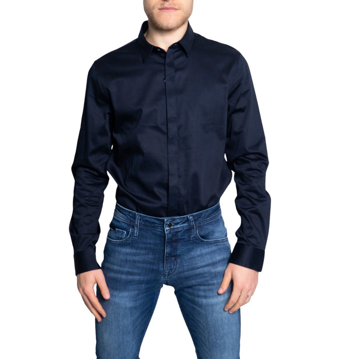 Image 3 : Détail col classique chemise Armani Exchange homme blanc monochrome, finition premium — Delvale