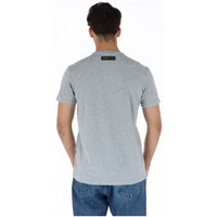 Image 2 : Détail du logo Plein Sport en écriture cursive noire contrasté sur t-shirt gris chiné — Delvale