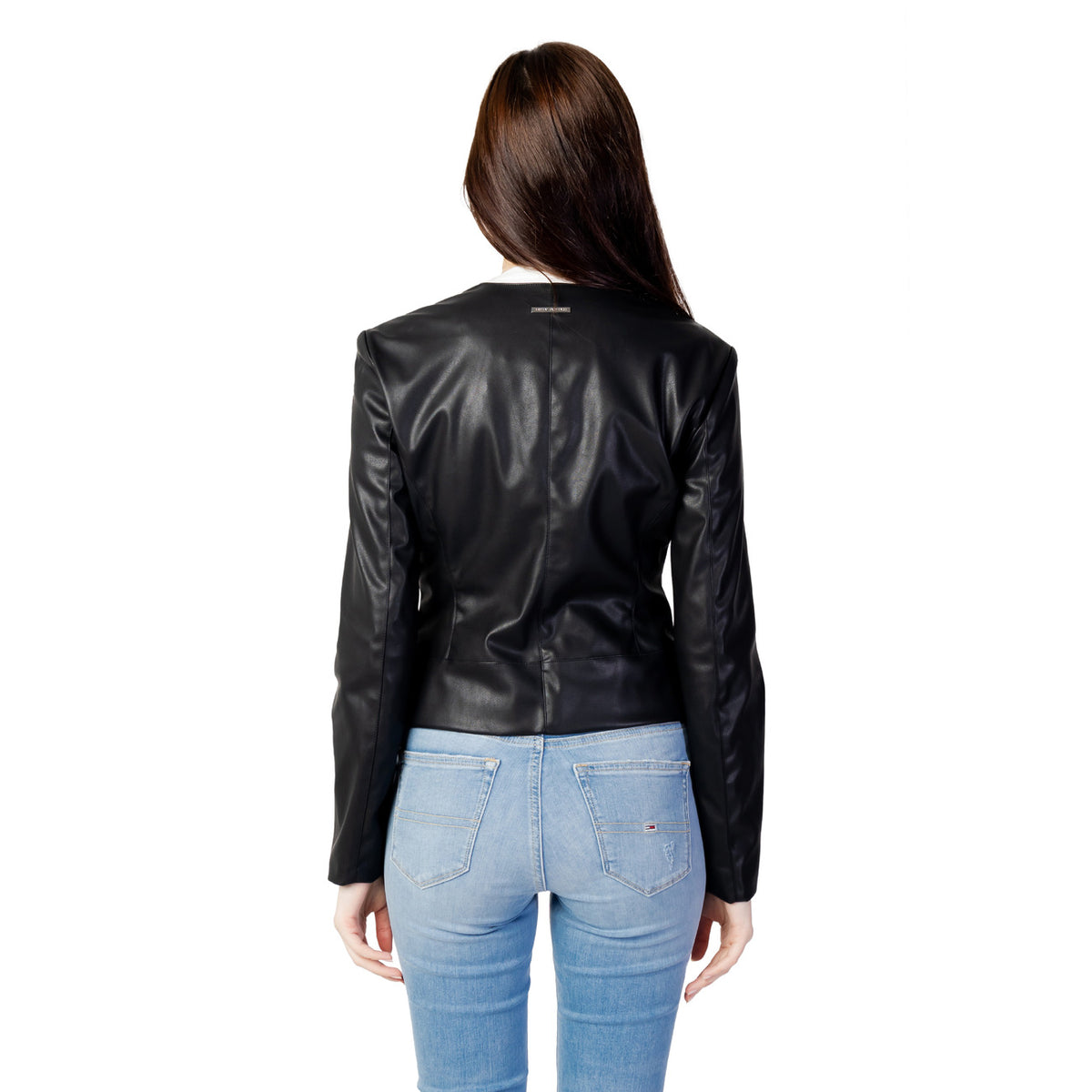 Veste Armani Exchange femme noire effet cuir cintré — vue de dos portée — Delvale