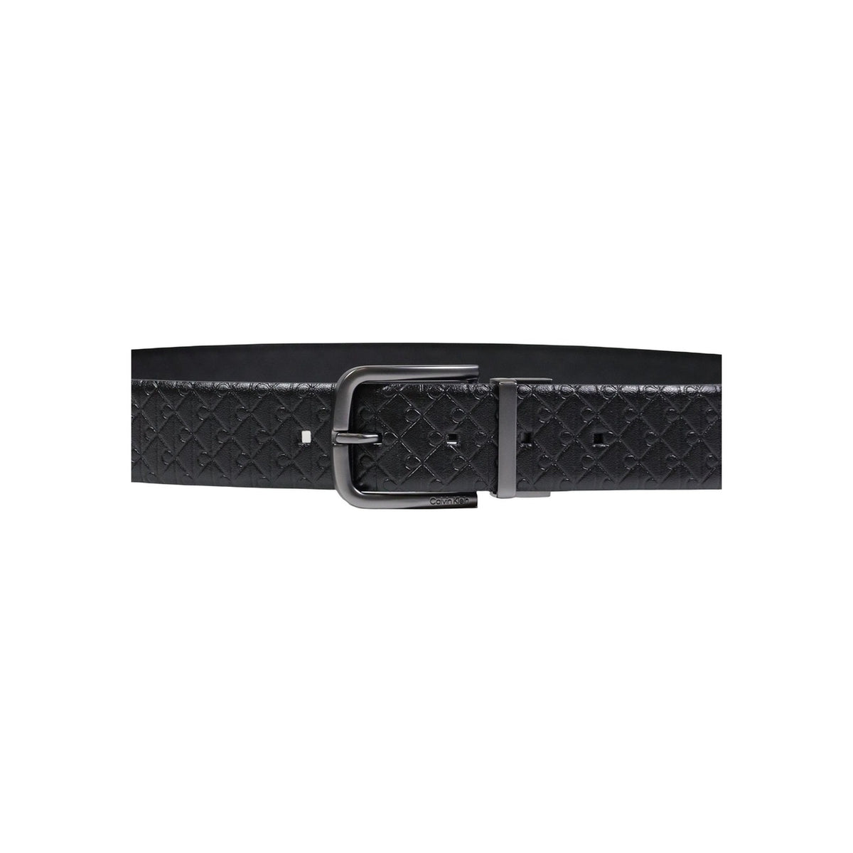 Image 2 : Détail de la boucle gunmetal rectangulaire de la ceinture Calvin Klein homme cuir noir embossé — Delvale