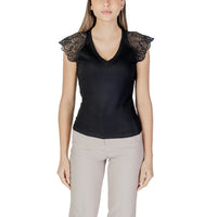 Image 1 : Blouse Morgan De Toi noire sans manches col V portée par mannequin — delvale