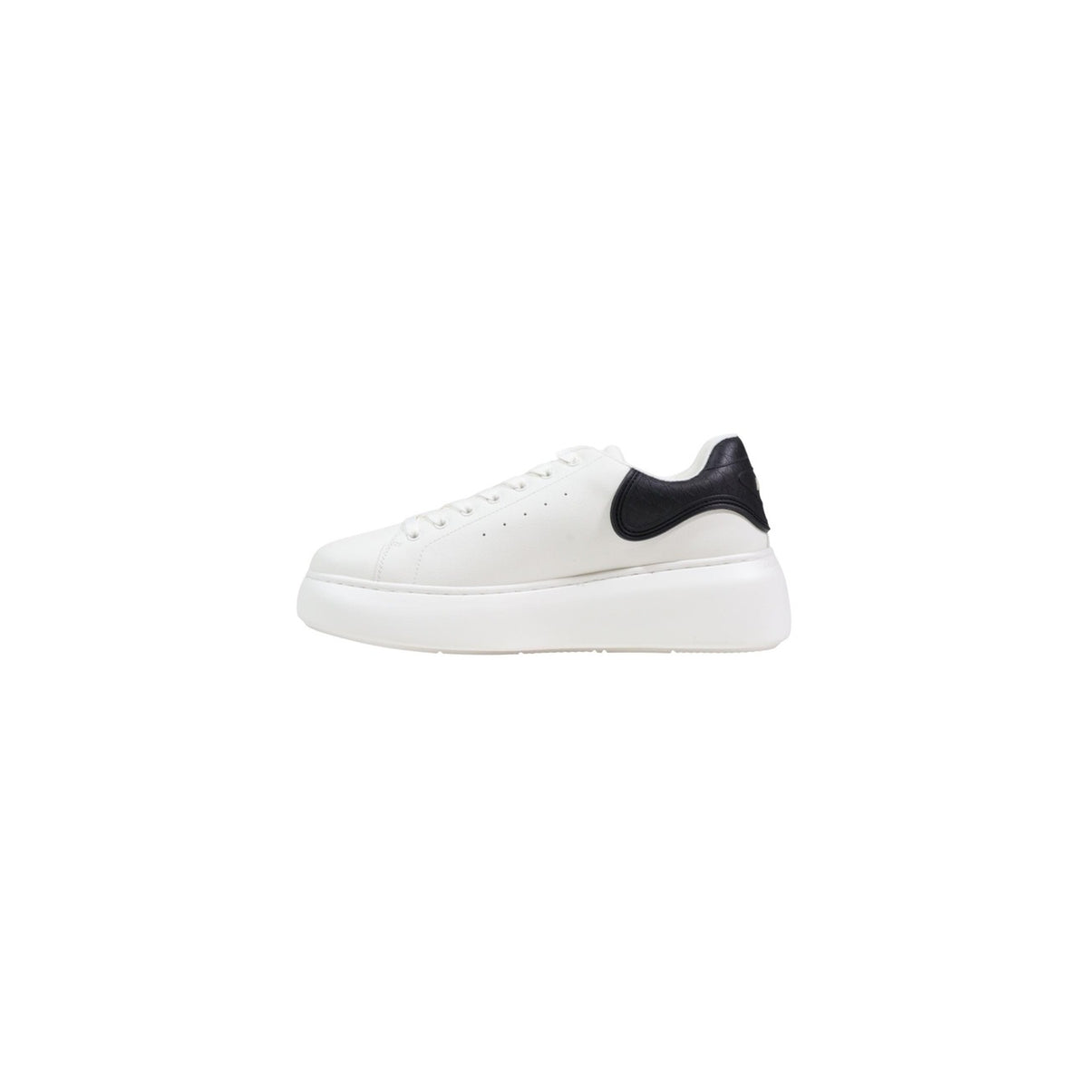 Image 3 : Baskets Armani Exchange femme blanche, vue d'ensemble avec semelle plateforme contrastée — delvale