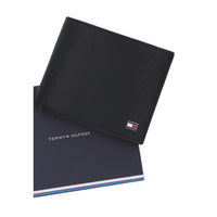 Image 4 : Portefeuille Tommy Hilfiger homme ouvert montrant les compartiments porte-cartes et logement billets — Delvale