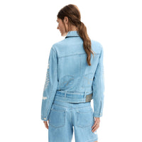Image 3 : Veste Desigual femme bleu azur portée, coupe classique en coton avec motif imprimé — Delvale
