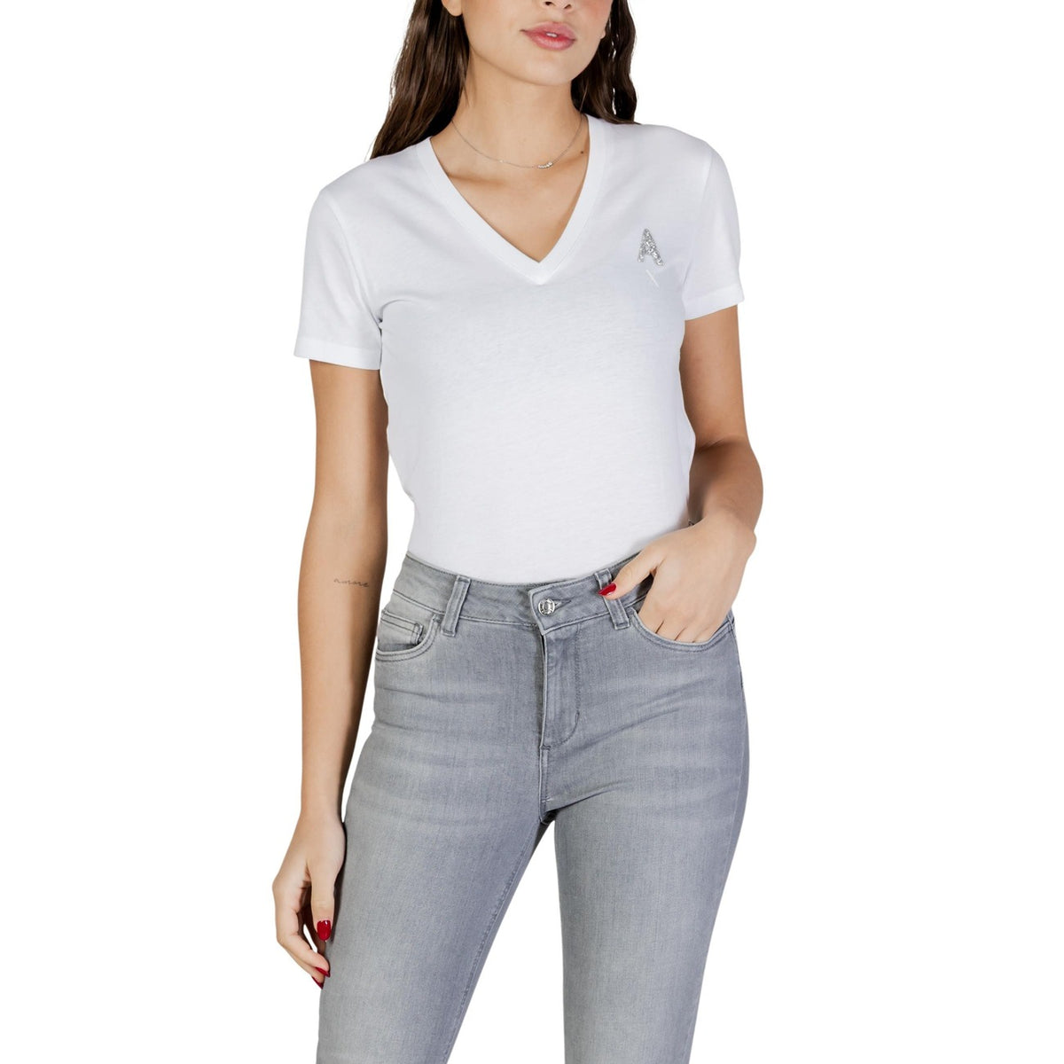 Image 5 : T-shirt Armani Exchange femme noir col V détail matière coton premium — delvale