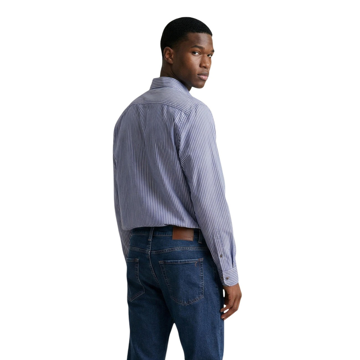 Chemise Armani Exchange homme bleu azur – portée avec jean, look casual-chic