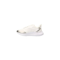 Image 3 : Baskets Calvin Klein Jeans femme vue de dessus, tige textile structurée blanc et argent, semelle épaisse blanche crantée visible — Delvale
