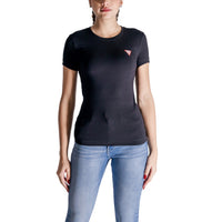 Image 4 : T-shirt blanc Guess femme porté coton lycra élégance américaine — delvale