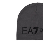 Image 3 : Détail du logo EA7 Emporio Armani brodé sur chapeau gris homme — Delvale