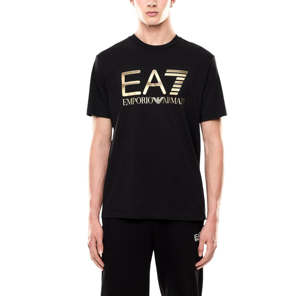 Image 2 : Détail de l'impression EA7 sur t-shirt noir homme, coupe regular — Delvale