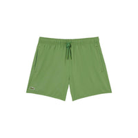 Image 2 : Vue latérale du maillot de bain Lacoste homme vert, coupe courte et ceinture élastiquée avec lacet — Delvale