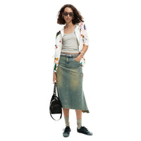 Image 2 : Détail du motif floral coloré sur chemise Desigual femme en coton blanc — delvale