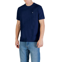 Image 3 : Détail du logo CK brodé sur t-shirt homme Calvin Klein Jeans bleu marine — Delvale