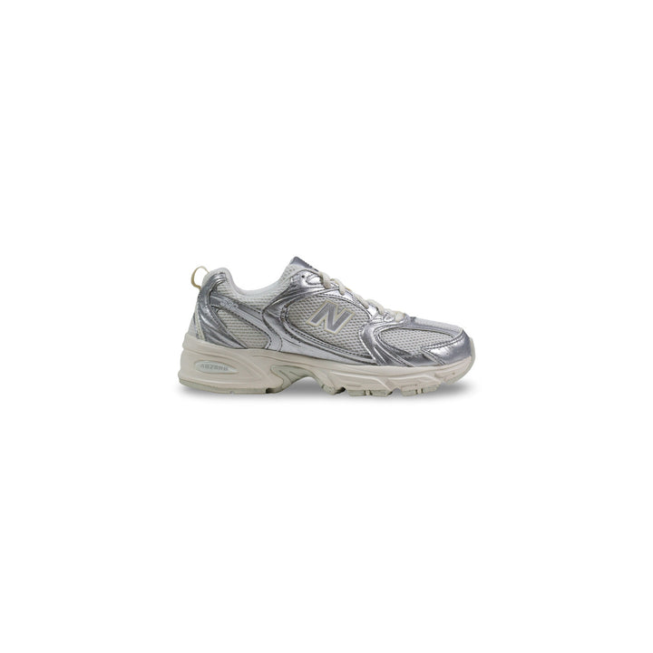 Image 1 : Baskets New Balance 530 femme argenté métallisé avec mesh gris perle et empiècements miroir — Delvale