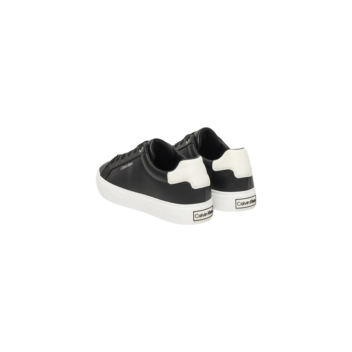 Image 3 : Baskets Calvin Klein femme en cuir noir avec lacets, détail de la finition — delvale