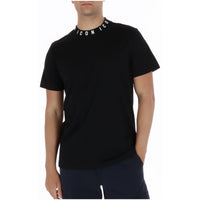 Image 1 : T-shirt homme Icon noir avec logo ICON brodé en blanc sur l'encolure ronde, porté par un homme sur fond blanc — Delvale
