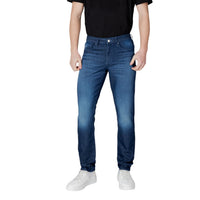 Image 4 : Jean Armani Exchange homme bleu porté, coupe ajustée moderne — Delvale