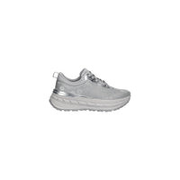 Image 1 : Baskets basses femme Guess coloris argenté vue de face — delvale