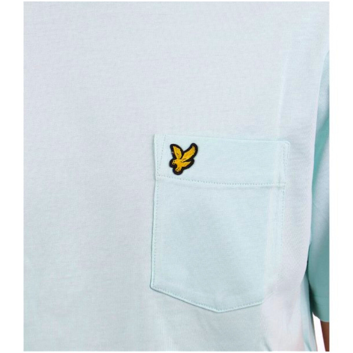 Image 2 : Détail impression et encolure ronde du t-shirt Lyle & Scott homme vert — Delvale