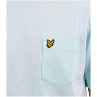 Image 2 : Détail impression et encolure ronde du t-shirt Lyle & Scott homme vert — Delvale
