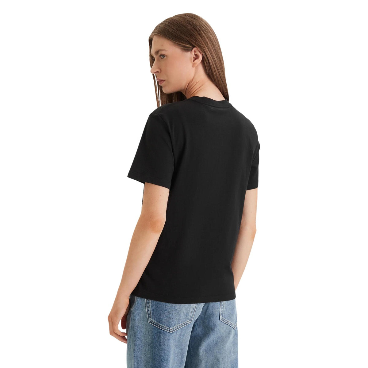 Image 3 : Vue de face du t-shirt femme Calvin Klein Jeans noir logo CK, coupe ajustée col rond manches courtes — Delvale