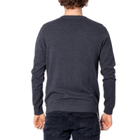 Image 2 : Vue de face du pull homme Jack & Jones gris col V — delvale