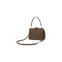 Image 2 : Détail du fermoir à clapet doré estampillé du logo TH sur sac Tommy Hilfiger femme taupe — Delvale