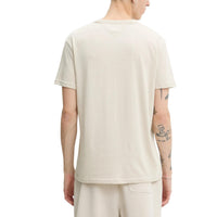 Image 3 : T-shirt Tommy Hilfiger Jeans homme beige, détail de la coupe et des finitions — Delvale