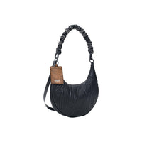 Image 2 : Détail motif gaufré ondulant sac Desigual femme noir avec chaîne — delvale