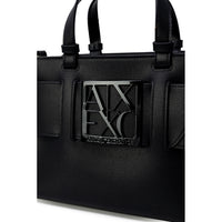 Image 2 : Détail plaque logo Armani Exchange tridimensionnelle sur sac femme multicolore — delvale