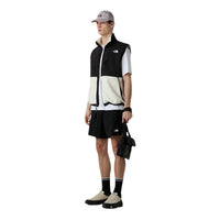 Image 2 : Détail du bermuda The North Face homme noir, matière polyester légère et coupe droite au-dessus du genou — Delvale