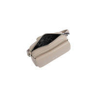 Image 5 : Sac bandoulière Armani Exchange camera bag beige porté en bandoulière, style urbain et élégant — Delvale
